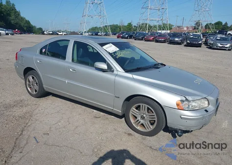 2005 Volvo S60 2.5T Awd z USA, uszkodzony, nr VIN YV1RH592X52478479